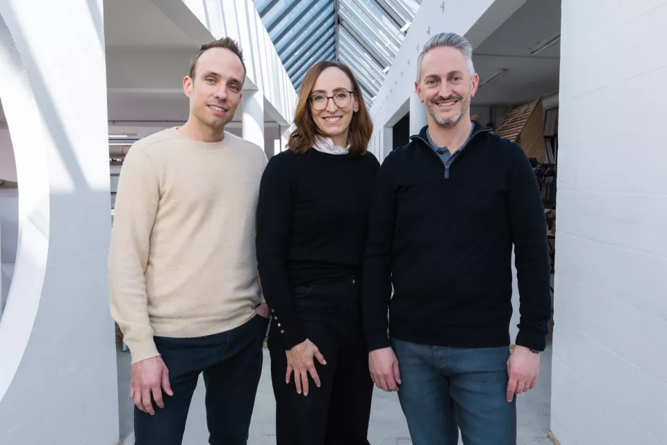 item.image?.alt || ''