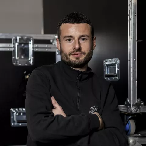 item.cover?.alt || ''