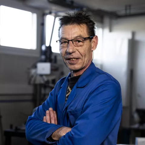 item.cover?.alt || ''