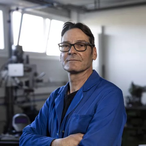 item.cover?.alt || ''