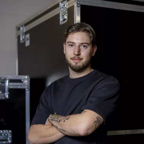 item.cover?.alt || ''