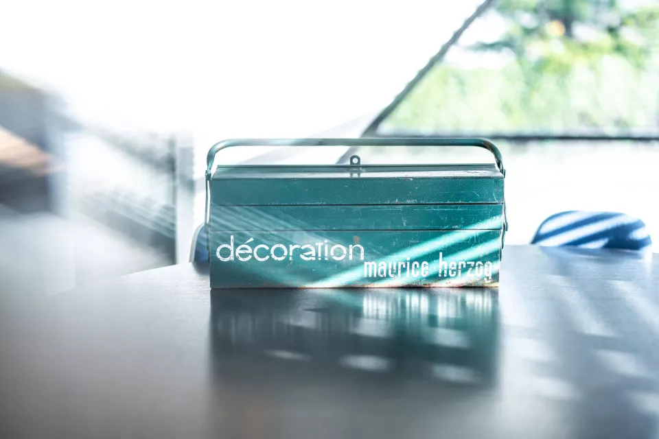 item.image?.alt || ''