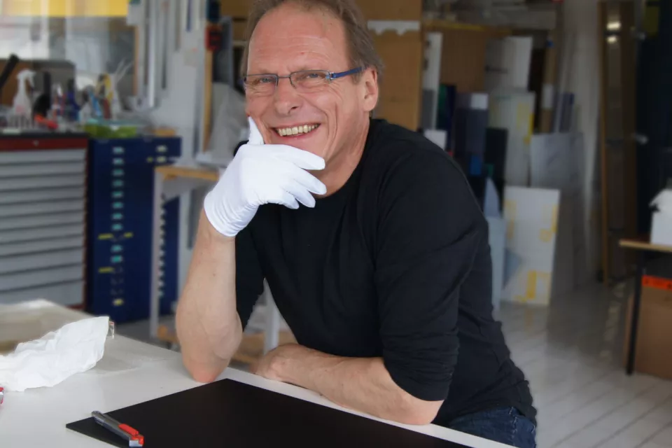 item.image?.alt || ''