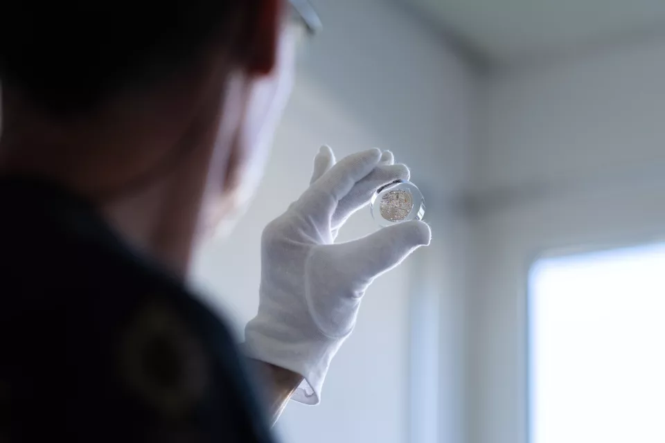 item.image?.alt || ''