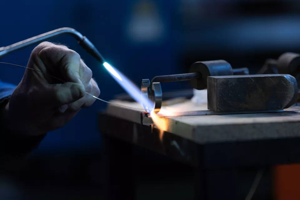 item.image?.alt || ''