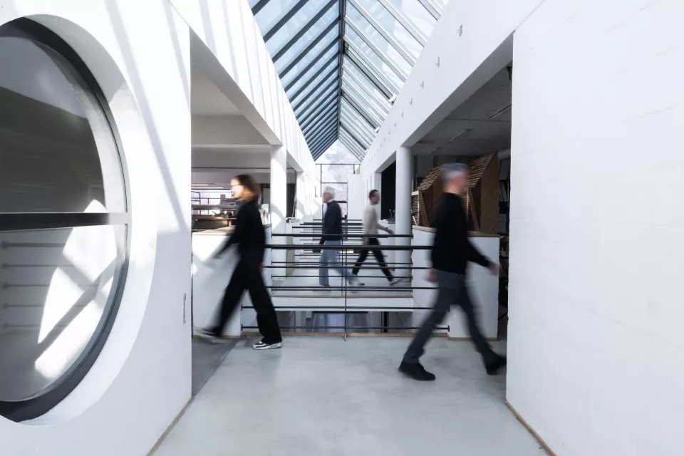 item.image?.alt || ''